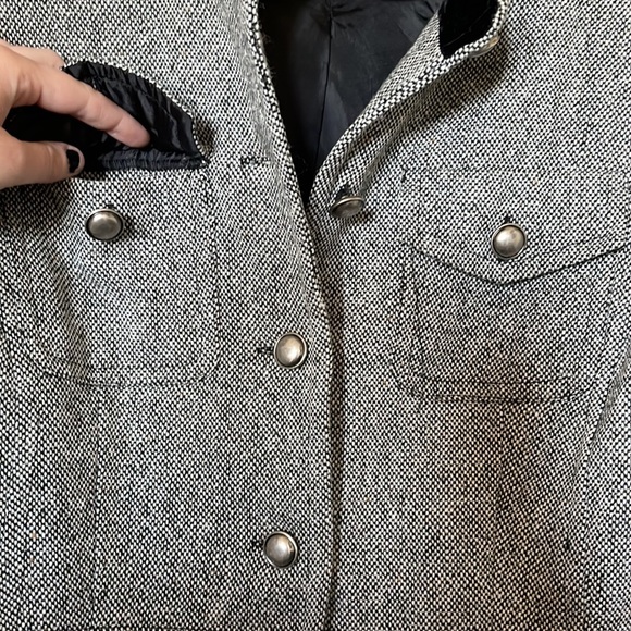 Grey, black and white coat. - Picture 2 of 7